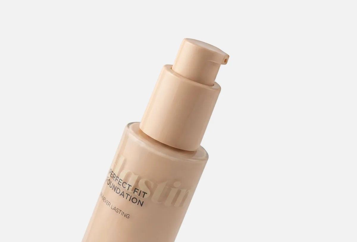 Macro shot of a foundation pump with the packaging text fully legible